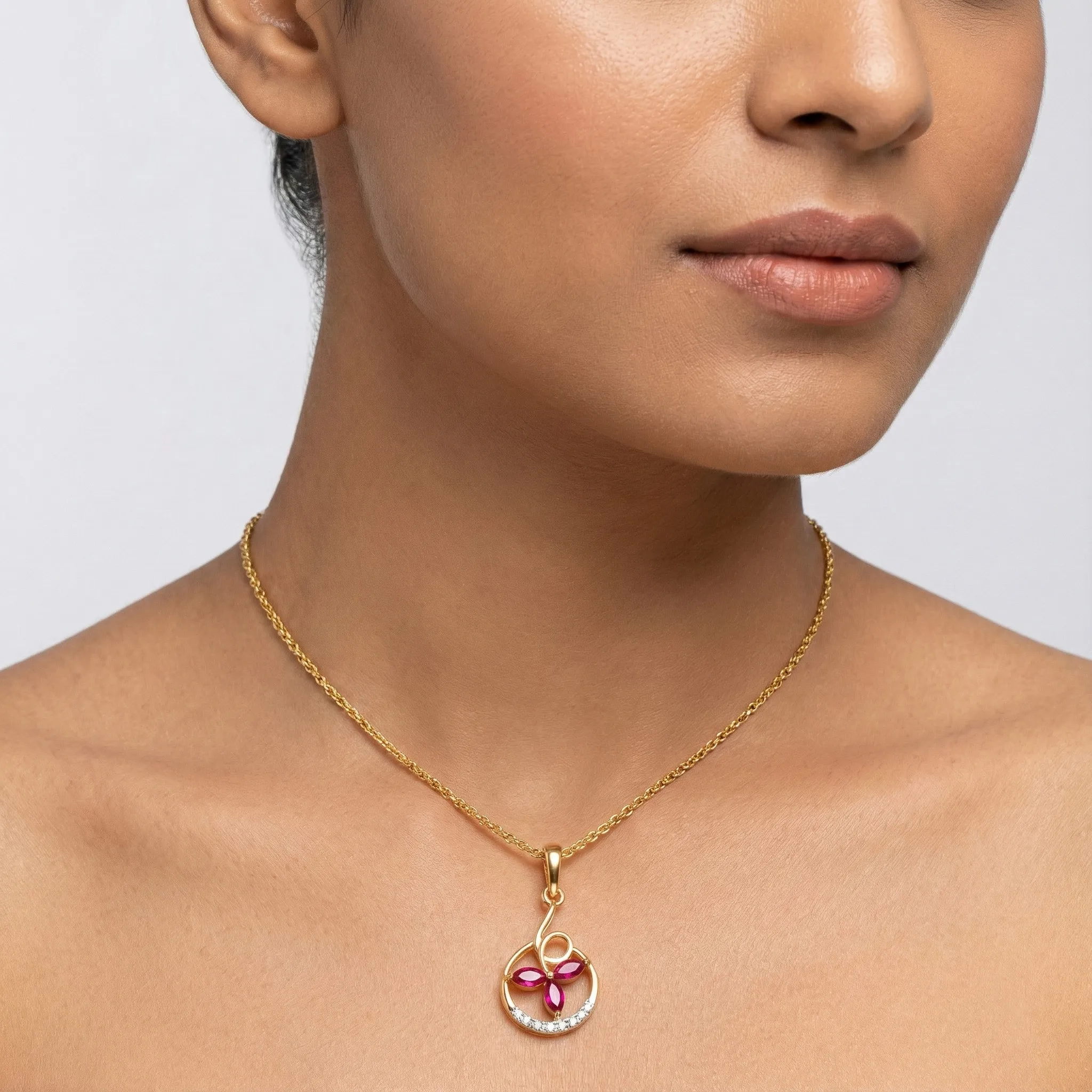 Yellow Gold Diamond Pendant - Image 4